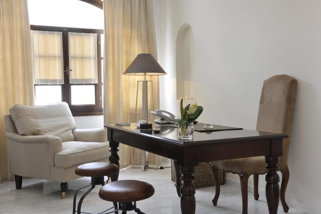 Aella Residence Науса Екстериор снимка